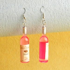 NIB Pink Wine Bottle Charm Earrings